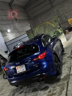 Infiniti QX70